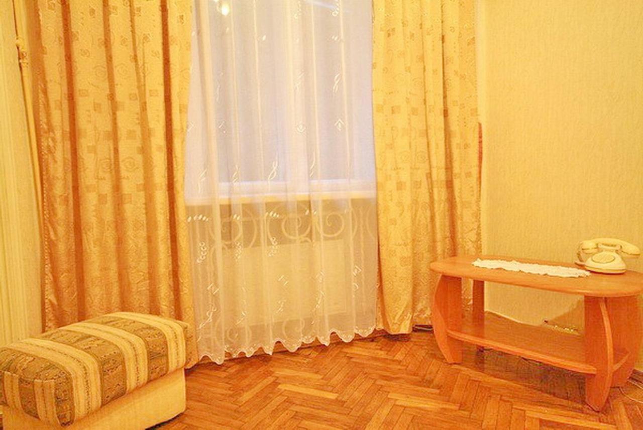 Park And Opera Apartments Lviv Buitenkant foto