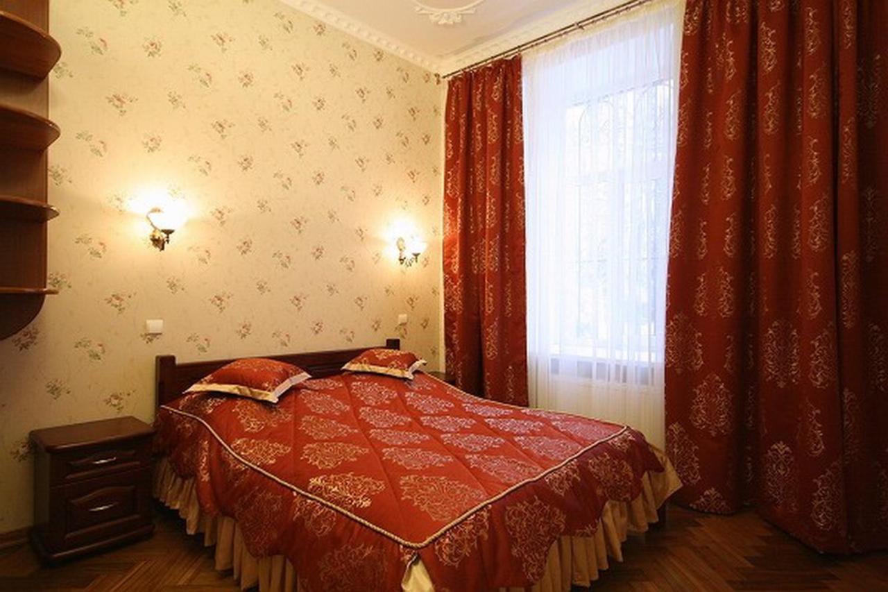 Park And Opera Apartments Lviv Buitenkant foto